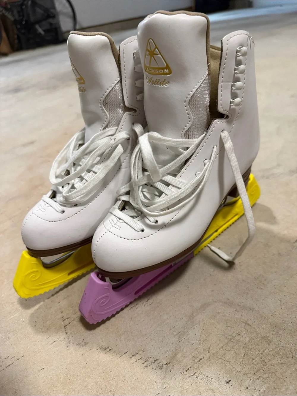 JACKSON White Figure Skates with Yellow and Pink Guards-Like new